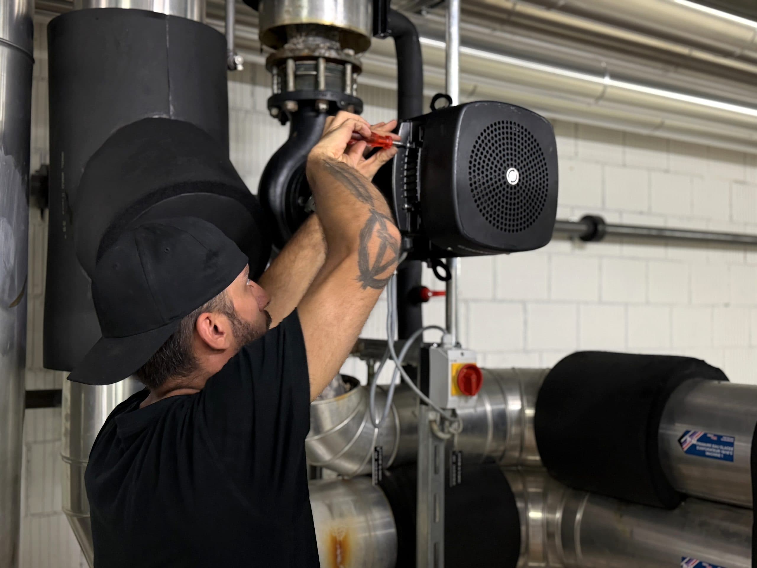 Technicien VCS Maintenance au travail